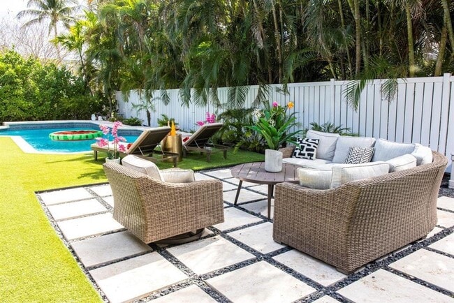 Building Photo - 222 N Tradewinds Ave