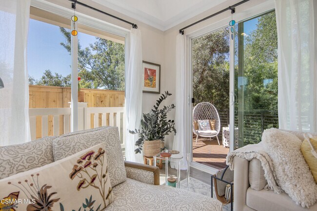 Building Photo - 313 Raymond St