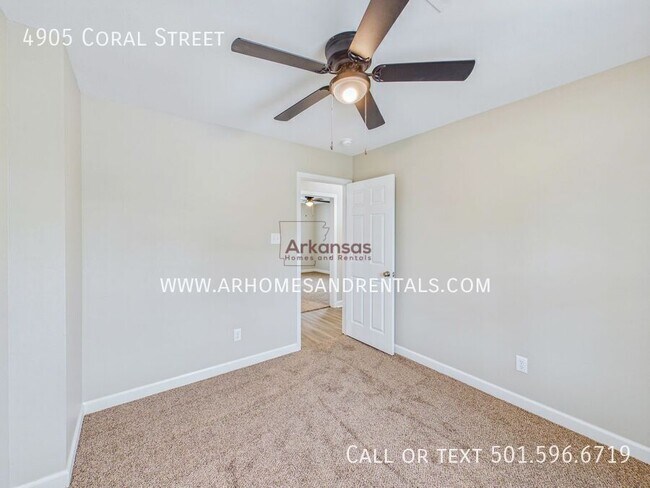 Building Photo - 4905 Coral St
