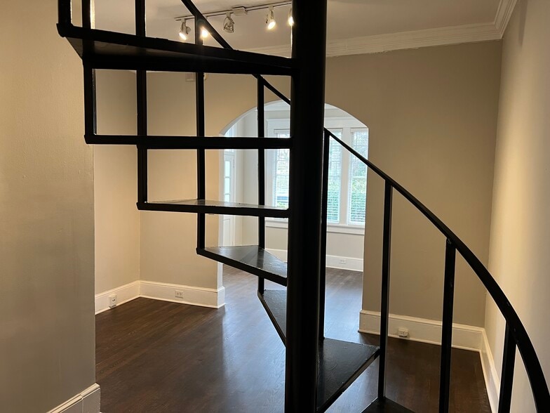 Building Photo - 1170 Monroe Dr NE