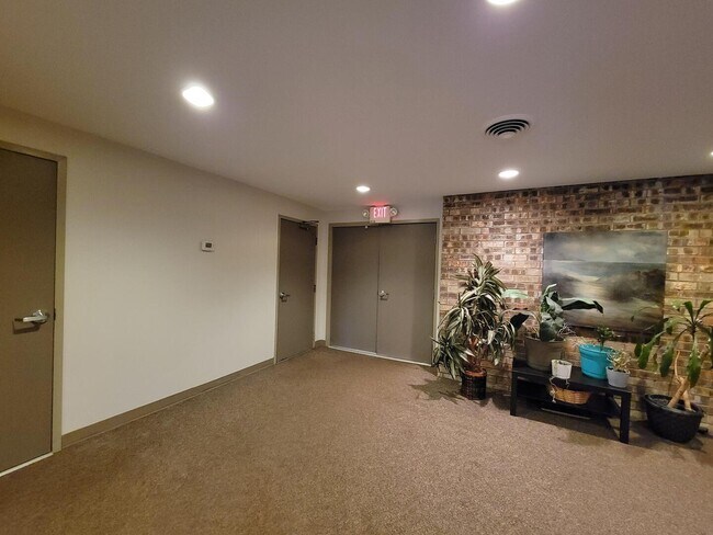 Building Photo - 420 Walnut Creek Rd