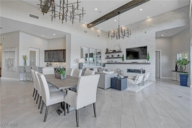 Building Photo - 6300 Clovis Point St