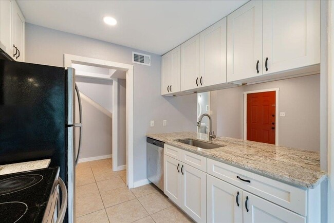 Building Photo - 1703 Coronado Hills Dr