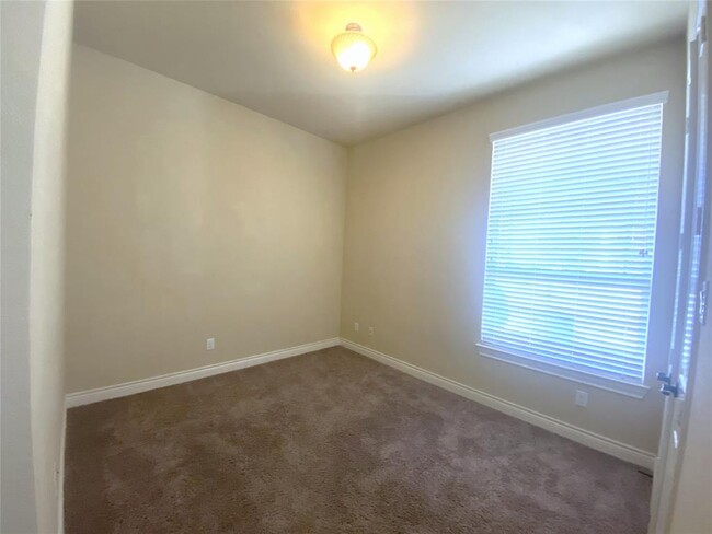 Building Photo - 23302 Preserve Bend Cir