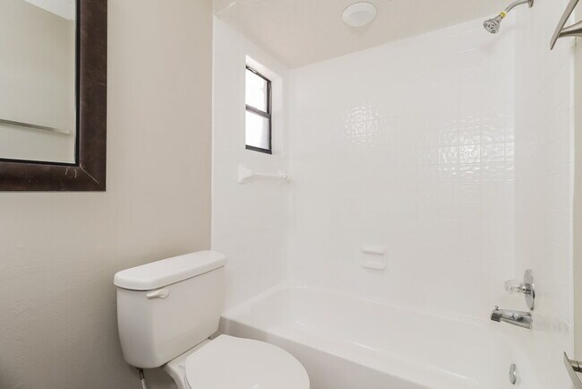 Building Photo - 8533 Gum Tree Ave