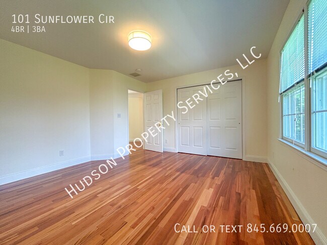 Building Photo - 101 Sunflower Cir