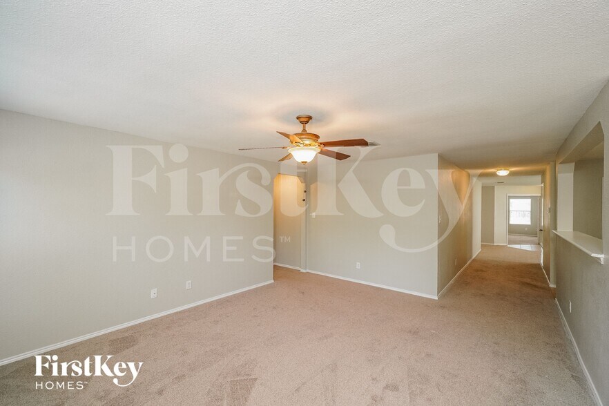 Building Photo - 8027 Saratoga Kln
