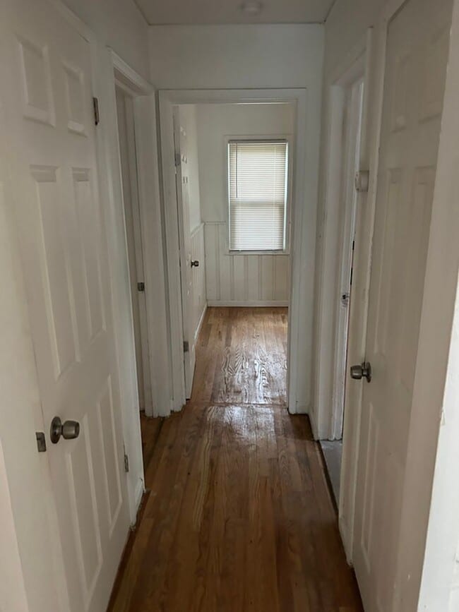 Building Photo - 19356 Westmoreland- 3 BED & 1.5 BATH FOR RENT