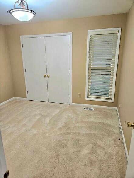Building Photo - 465 Pebble Creek Dr
