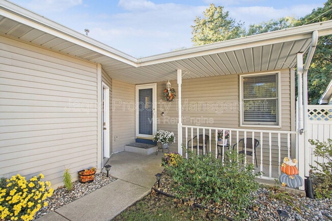 Building Photo - 239 Lovell St