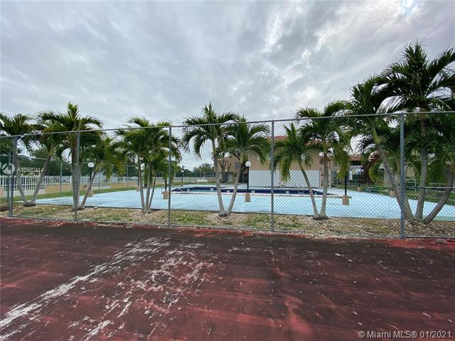 Building Photo - 17170 SW 94th Ave