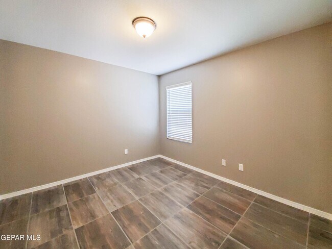 Building Photo - 12004 Mesquite Thorn Dr