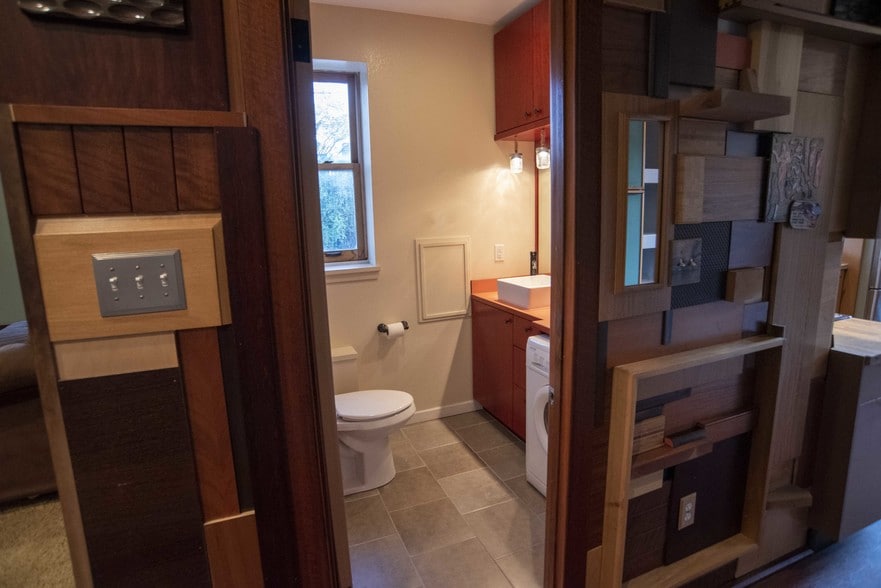 2nd flr bathroom - 1003 Chestnut St
