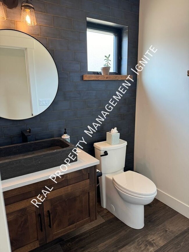 Building Photo - 61145 SW Beverly Wy