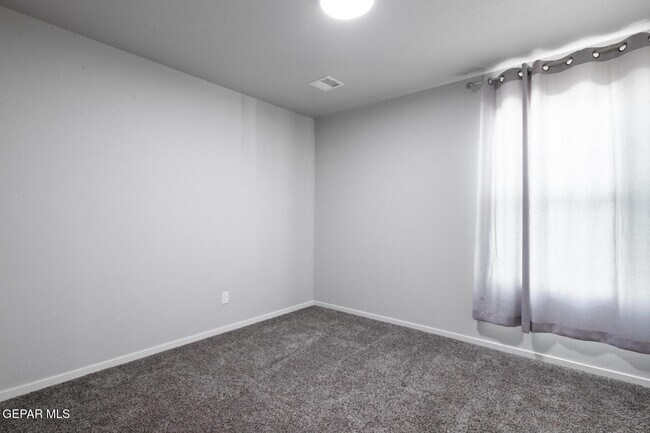 Building Photo - 701 Paseo Musical St