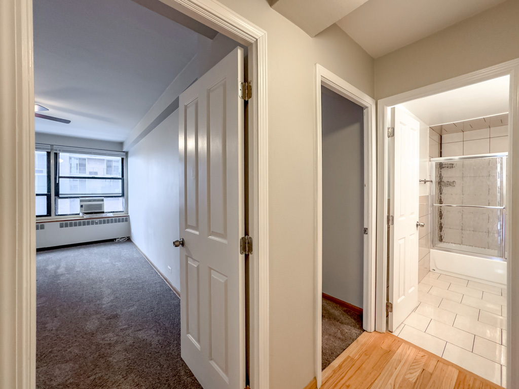 Building Photo - 4180 N Marine Dr