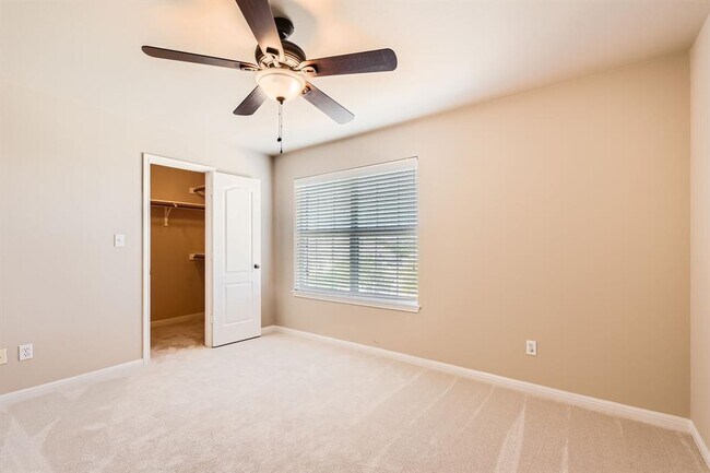 Building Photo - 7701 Crackling Creek Dr
