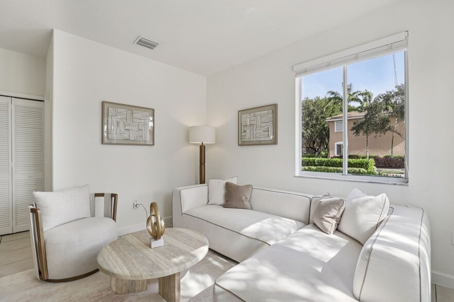 Building Photo - Seascape Pointe Townhomes