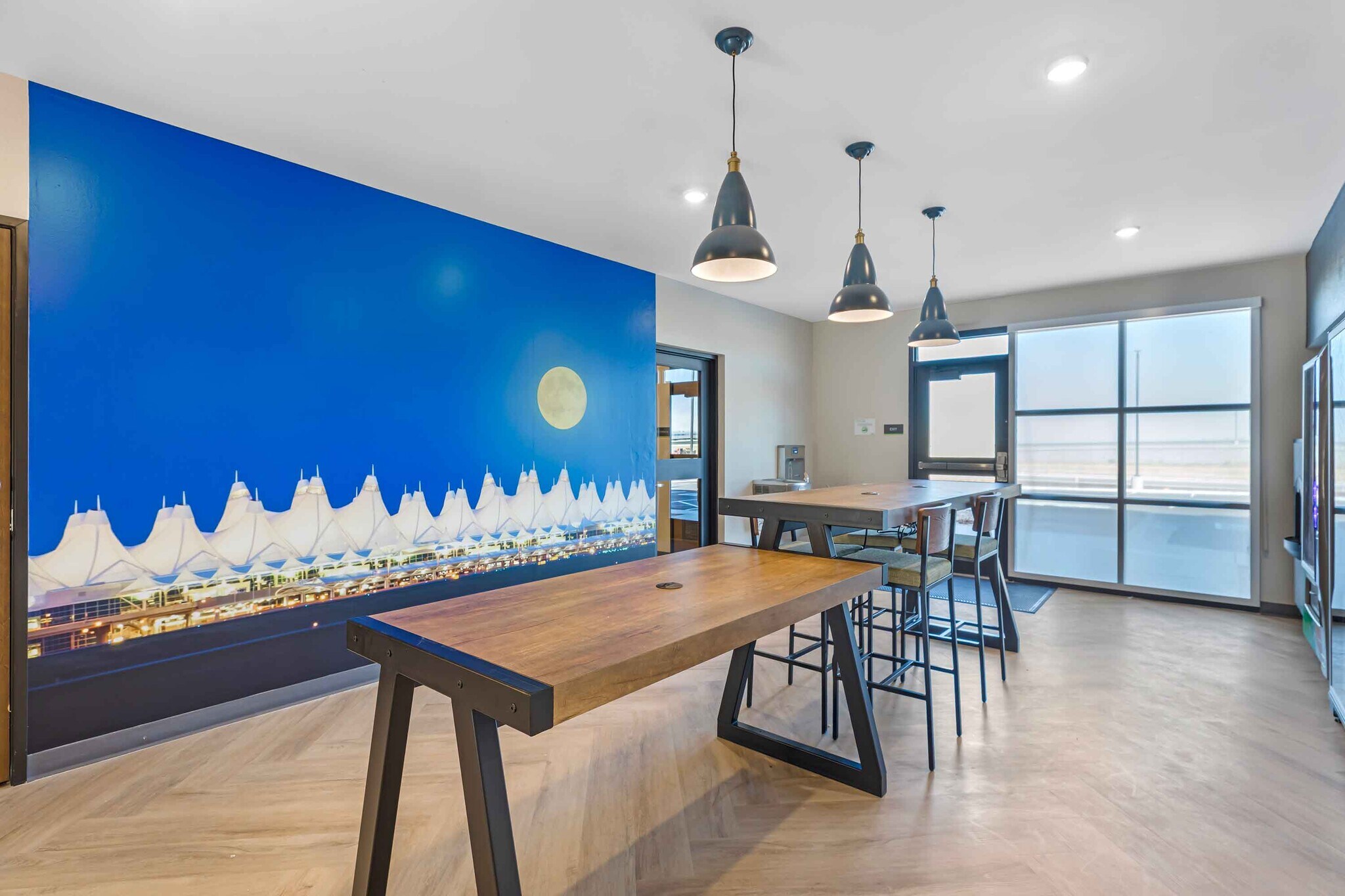 Building Photo - Furnished Studio-Denver International Airport