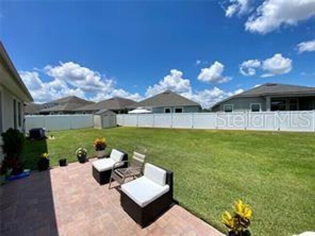 Building Photo - Stunning 4 bedrooms 3 bathroom home in sought after gated community!
