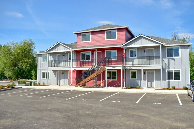 Building Photo - 1995 Sky Park Dr