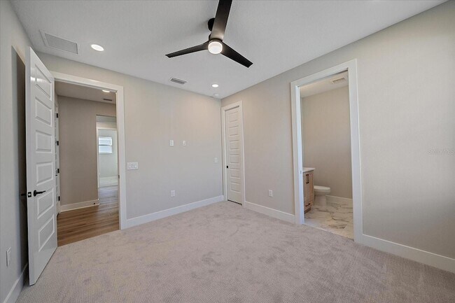 Building Photo - 8387 Windbound Ct