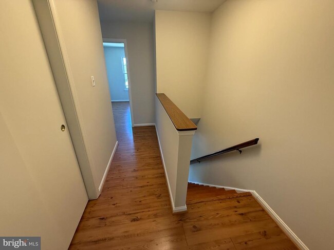 Building Photo - 8724 Ruppert Ct