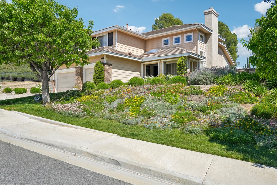 Building Photo - 14280 Yellowstone Ln