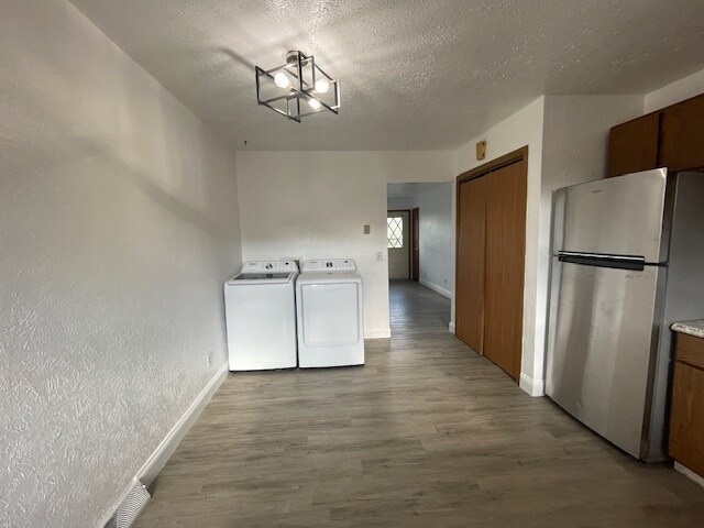Building Photo - 601 Rizek Dr