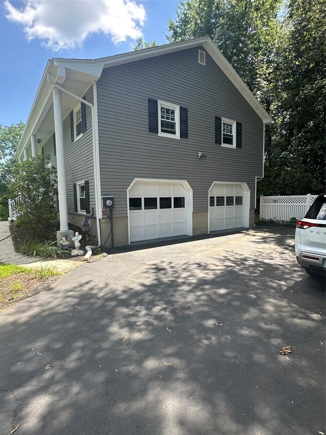 Building Photo - 63 Delo Dr