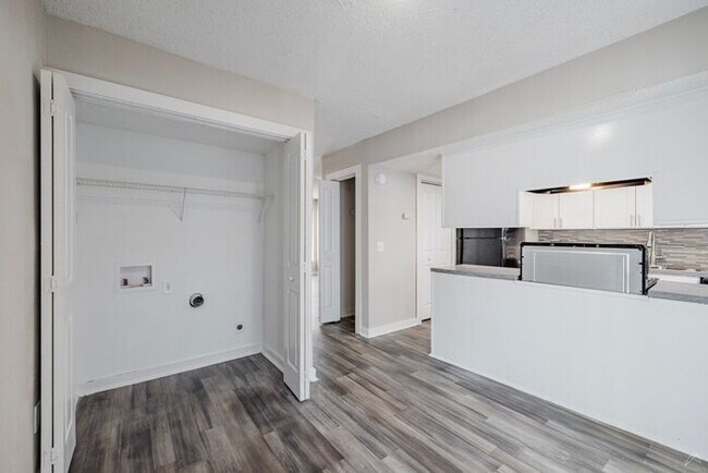 Building Photo - Affordable Living 20 Minutes from Everything Atlanta -2 Bedroom 2 1/2 Baths only $1300*