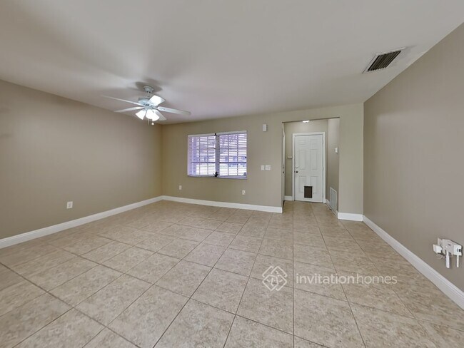 Building Photo - 11351 NW 35th St