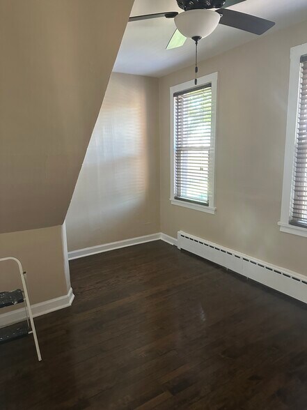 Building Photo - 3812 Lombard Ave