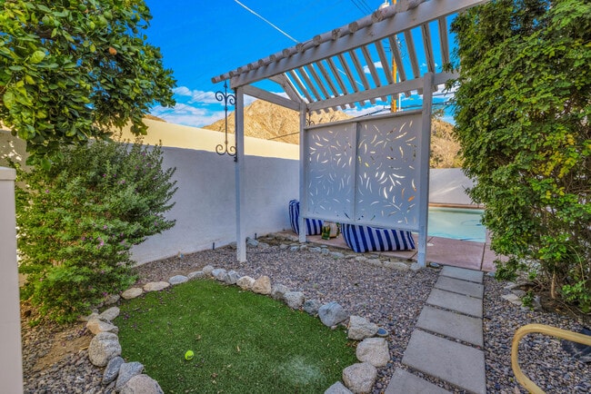 Building Photo - 53980 Avenida Mendoza