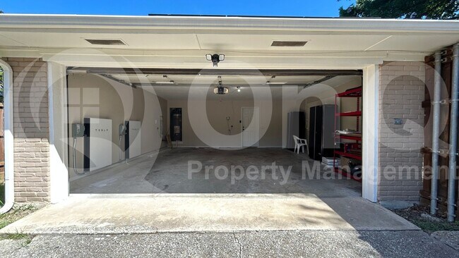 Building Photo - 2212 Canyon Valley Trail