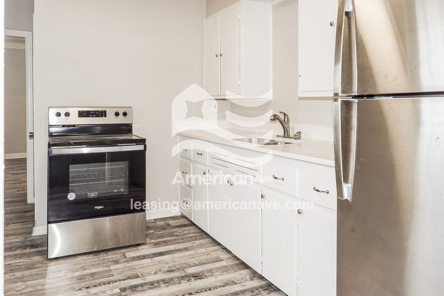 Building Photo - 20 Leander Dr