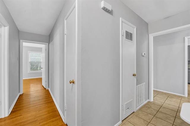 Building Photo - 6324 Woodbine Dr