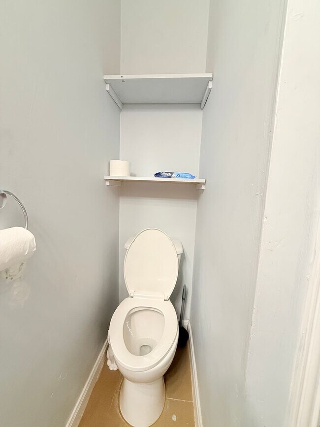 Building Photo - 941-941 Bayonne St