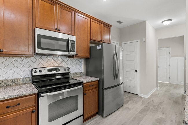 Building Photo - 240 E Quailwood Dr