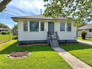 Building Photo - 628 Radiance Ave