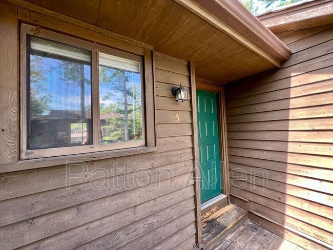 Building Photo - 530 Courtwood Ln