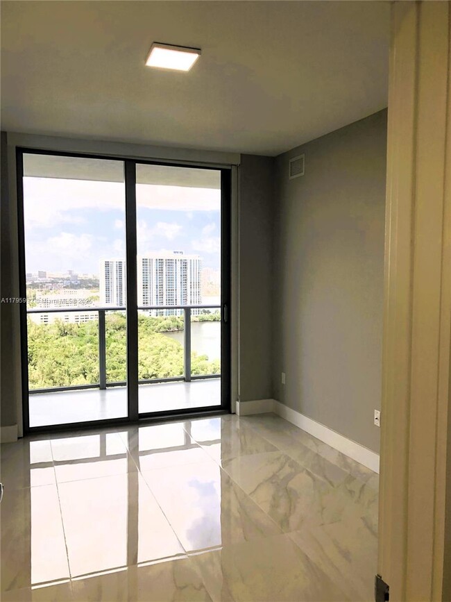 Building Photo - 16385 Biscayne Blvd