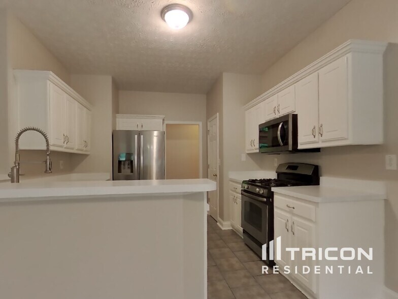 Building Photo - 628 Morgans Trace