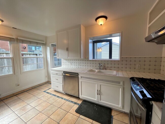 Building Photo - Adorable Two-Bedroom in the Hillcrest Area of Pacific Grove!