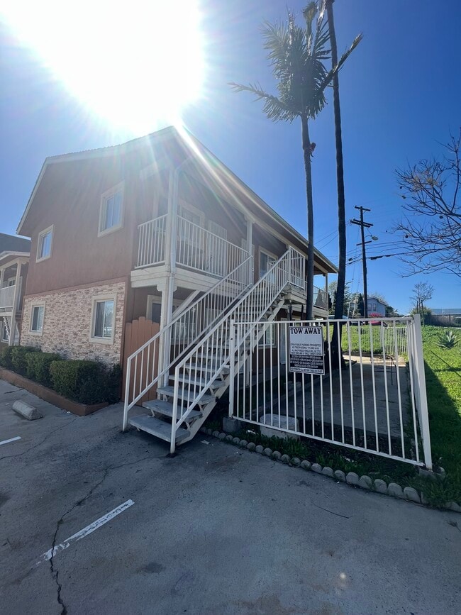 2252 Building - 2252 Morley St