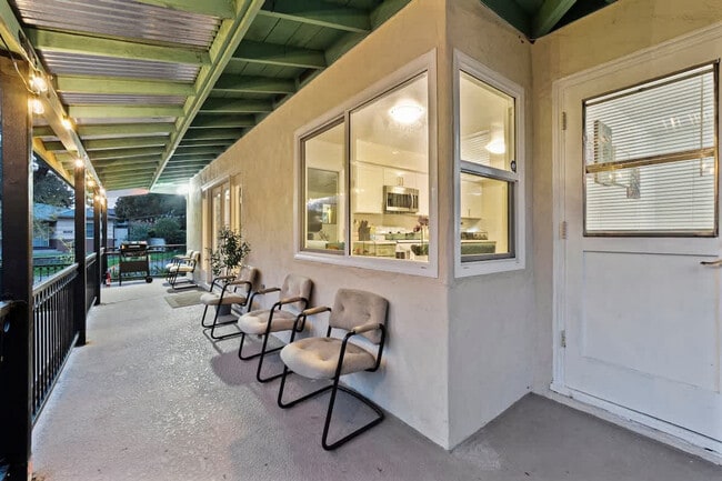 Building Photo - 4989 Randlett Dr