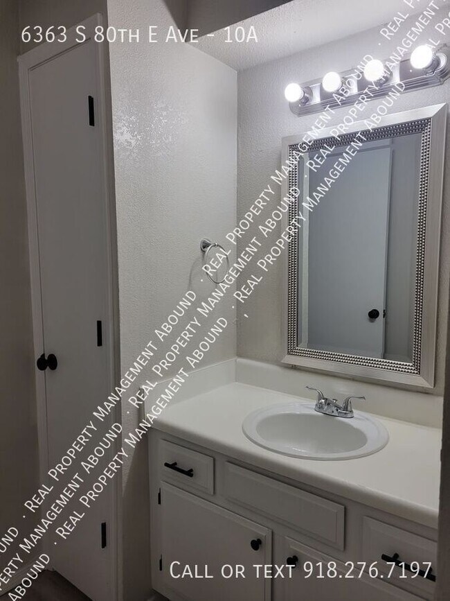 Building Photo - 6363 S 80th E Ave