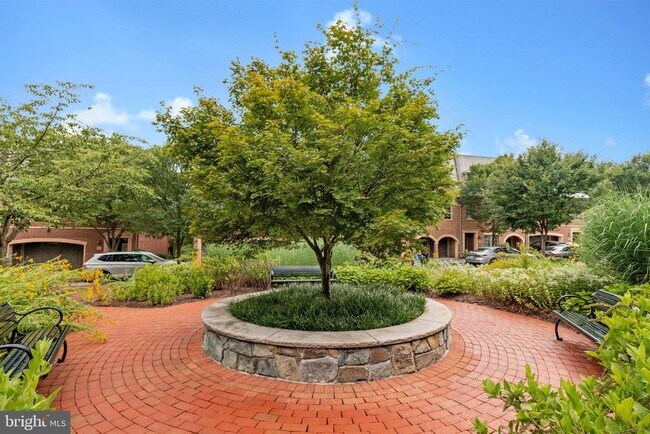 Building Photo - 4531 Westhall Dr
