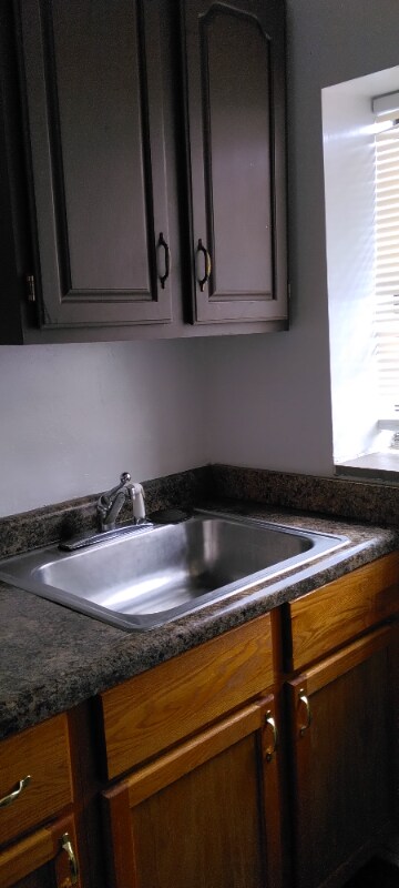 Building Photo - 823 S 2nd St