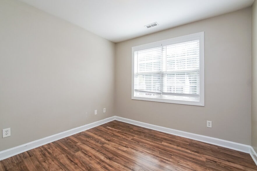 Building Photo - 2012 Winston Diamond Ct